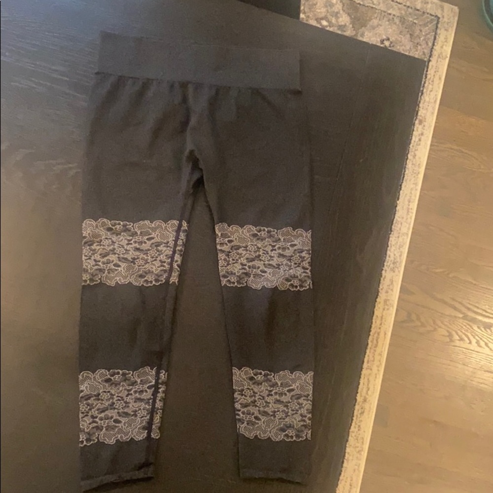 Fabletics cropped leggings